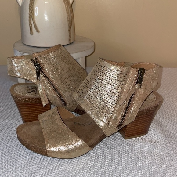 Sofft women’s size 8 sandal heels shoe metalic gold tan block heel Milan - Picture 5 of 10